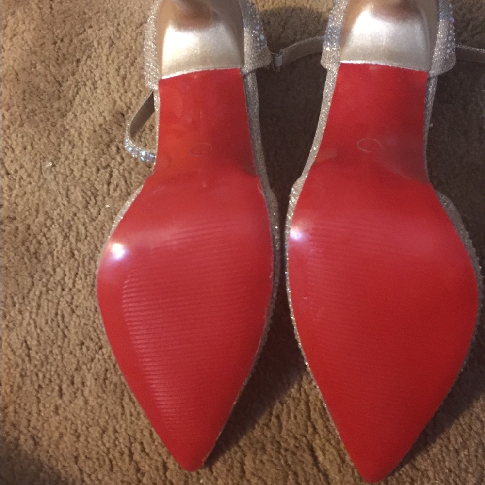 Shoes - Picture 4 of 4